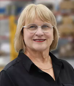 Amy Crews Human Resources Director Headshot